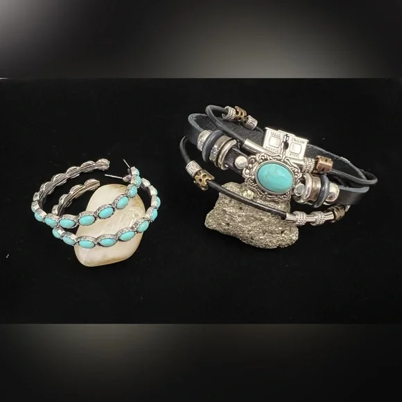 Turquoise stone hoop earrings with leather and turquoise stone bracelet - Picture 4 of 4